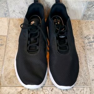 NIKE AIR MAX MOTION 2 SNEAKERS